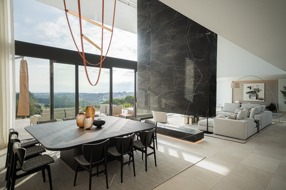 Villa White designed by Manuel Ruiz Moriche (ARK Architects), showcasing the seamless indoor-outdoor living concept.