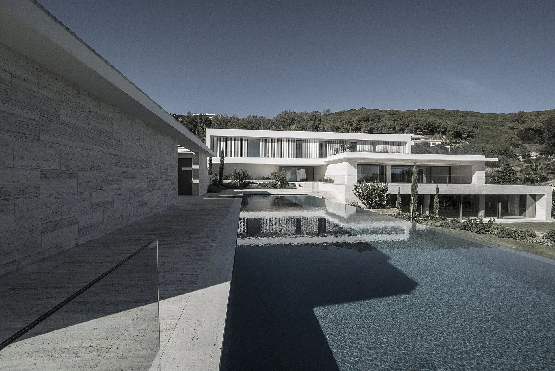 General view of the sustainable luxury villa in Sotogrande designed by ARK Architects.